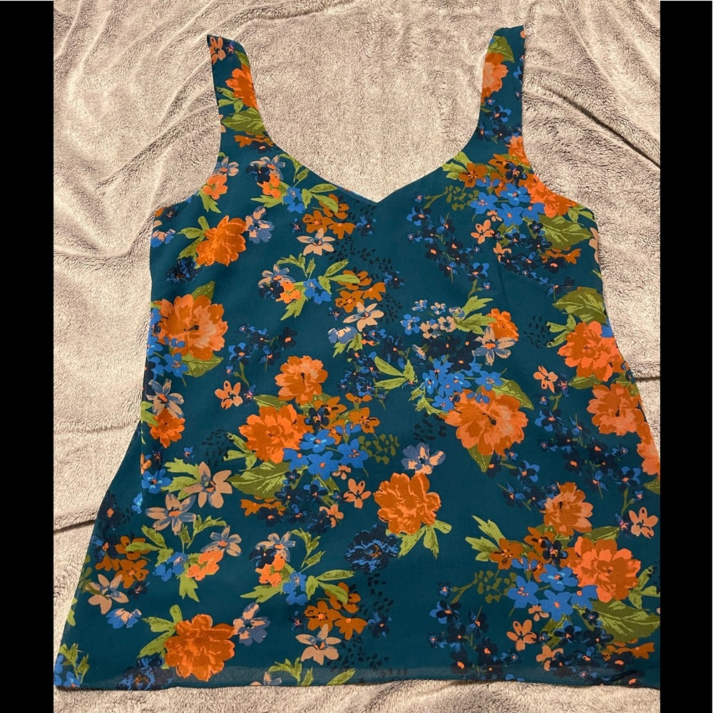 Cabi top